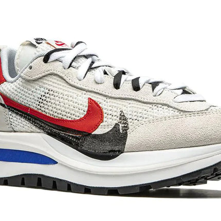 Nike VaporWaffle “Sacai - Sport Fuchsia”