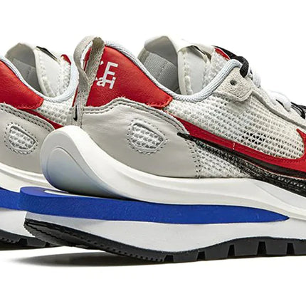 Nike VaporWaffle “Sacai - Sport Fuchsia”