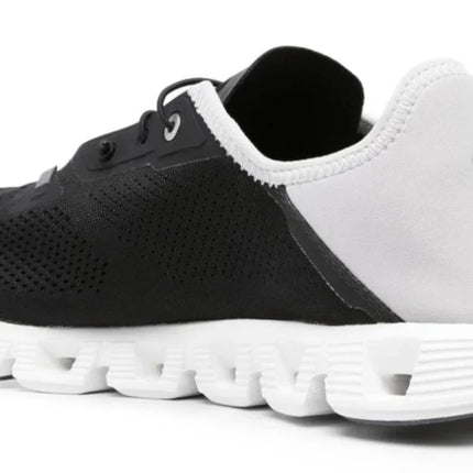 On Cloud 5 Coast "Black / Light Grey"