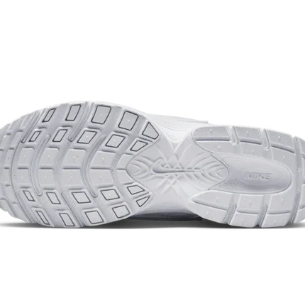 Nike V5 RNR "White/White/Black/Metallic Silver"