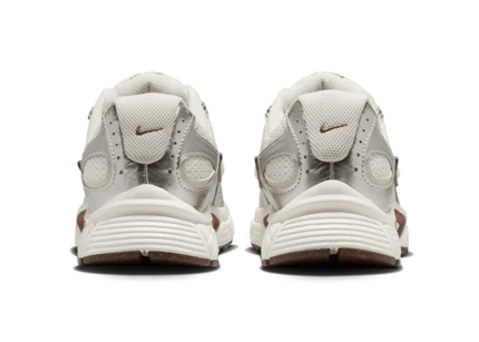 Nike V5 RNR "Sail/Fauna Brown/Phantom/Light Orewood Brown"