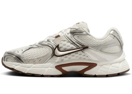 Nike V5 RNR "Sail/Fauna Brown/Phantom/Light Orewood Brown"