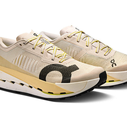 On Cloudultra Pro "pearl / lychee"
