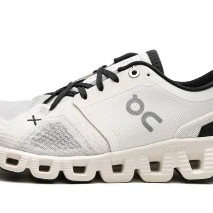On Running Cloud X 3 'White / Black'