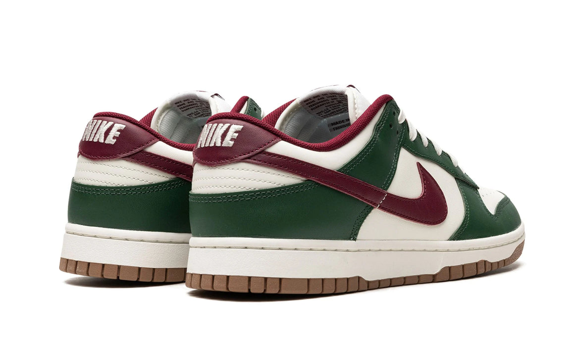 Dunk Low Retro  "Gorge Green / Team Red"