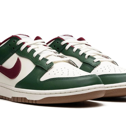 Dunk Low Retro  "Gorge Green / Team Red"
