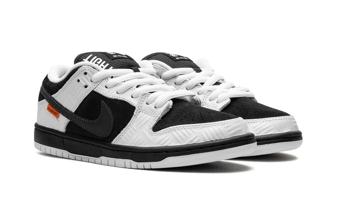 SB DUNK LOW "TIGHTBOOTH"