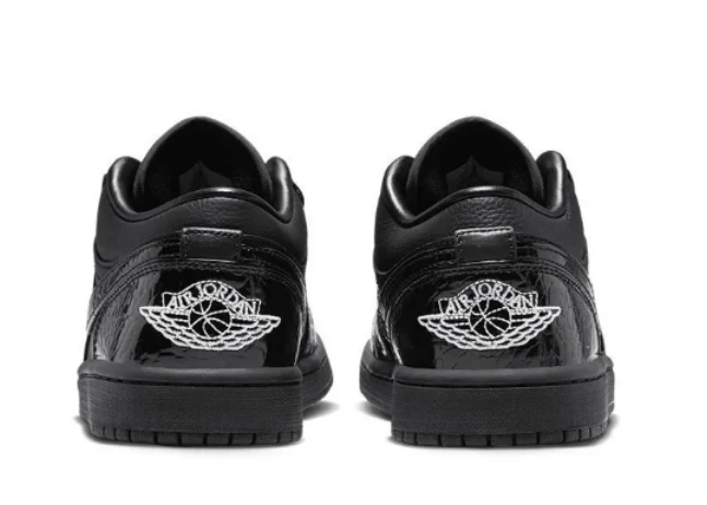 Air Jordan 1 Low SE "Black"