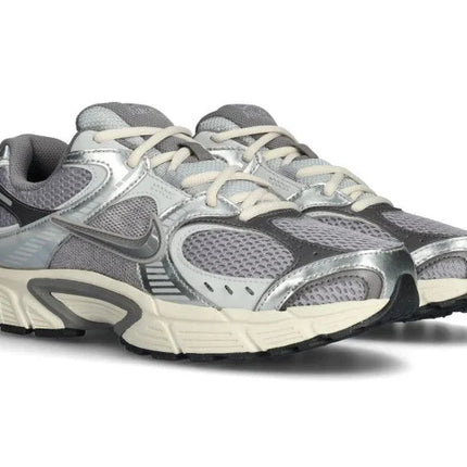 Nike V5 RNR "Cement Grey/Grey Fog/Light Orewood Brown"