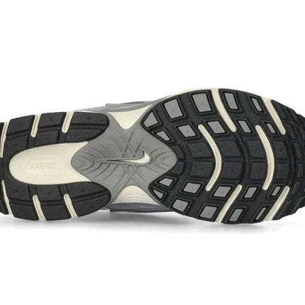 Nike V5 RNR "Cement Grey/Grey Fog/Light Orewood Brown"