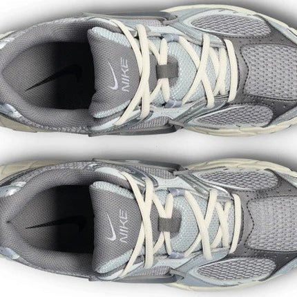 Nike V5 RNR "Cement Grey/Grey Fog/Light Orewood Brown"