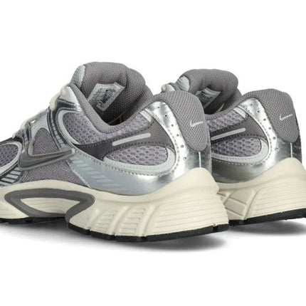 Nike V5 RNR "Cement Grey/Grey Fog/Light Orewood Brown"