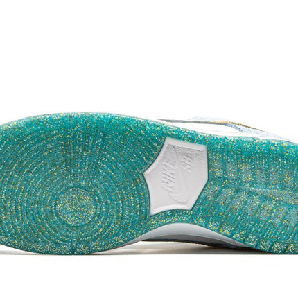 SB DUNK LOW "Sean Cliver - Holiday Special"
