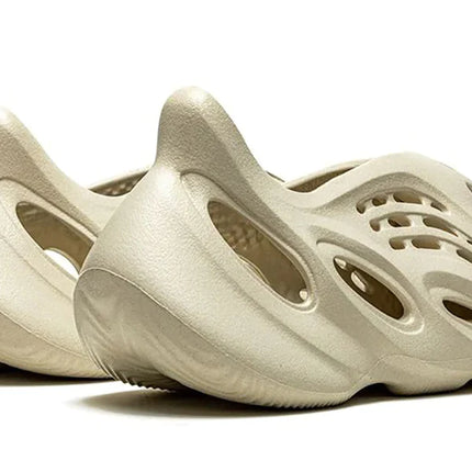 Adidas Yeezy Foam RNNR “Sand”